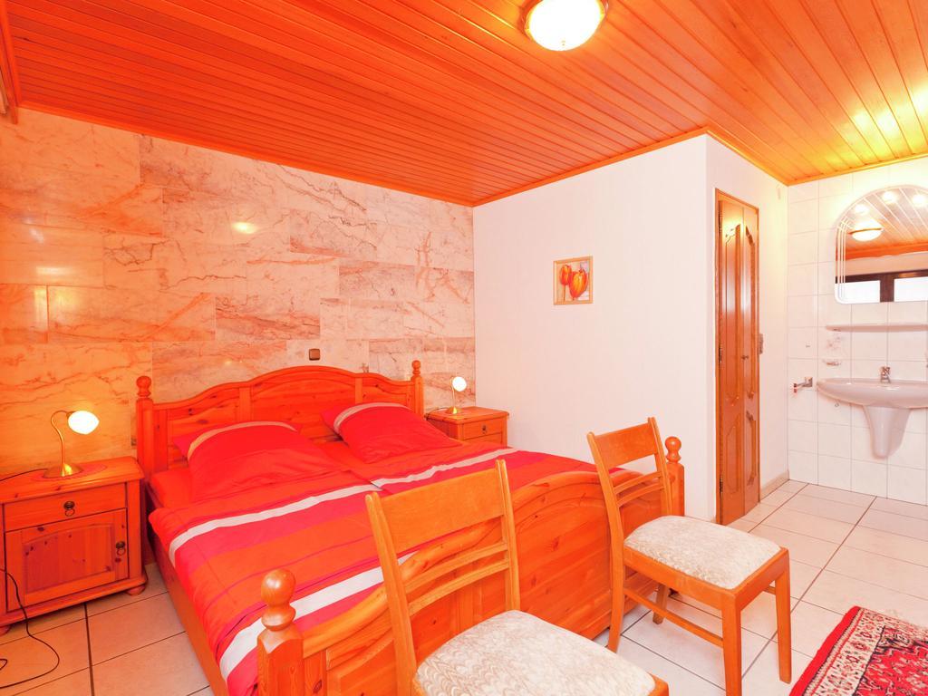 Apartment In Eifel With Children S Playground Lirstal ภายนอก รูปภาพ